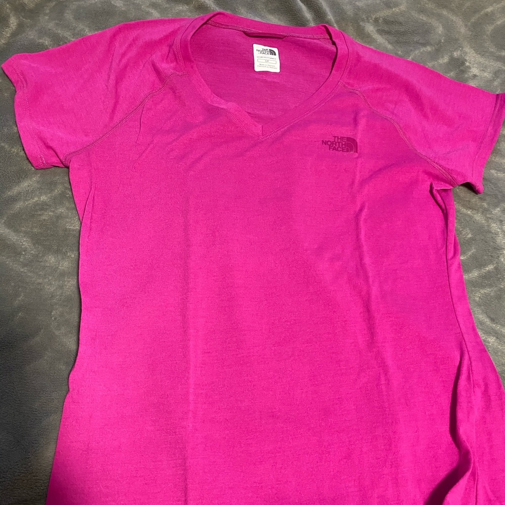 North face v neck workout tee